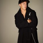 Noah Beck Instagram - MYSLF, last night @gq @yslbeauty #YSLBeautyPartner
