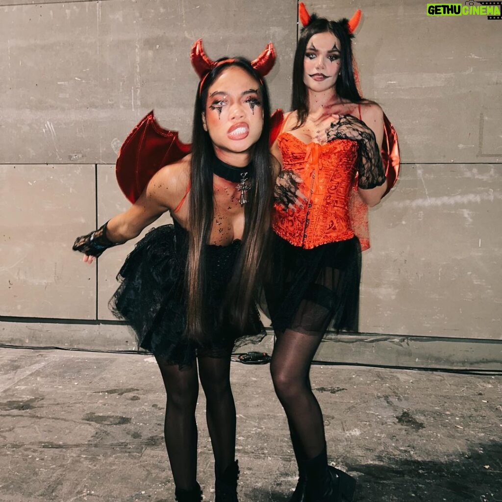 Nona Sobo Instagram - TENGO EL TRAJE PERFECTO PARA HALLOWEEN: ME VOY A DISFRAZAR DE "TENEMOS QUE HABLAR” ¡ESO SÍ QUE DA MIEDO! IFEMA Madrid