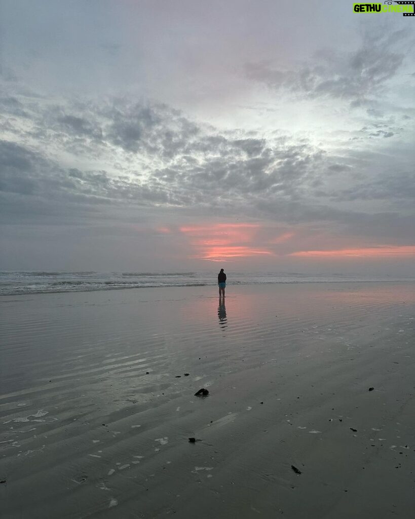 Norah Casey Instagram - Sunrise on the second day of December here in misty @new.smyrna.beach … the fog rolling in from the sea brings its own ethereal beauty… gently easing my way into a new day ahead… there’s a whole big planet out there, and so many people waking up to hard days ahead…. I only know one way to get through those days… get up, watch the sun rise and put one foot in front of the other 🙏 #mothernatureheals New Smyrna Beach, Florida