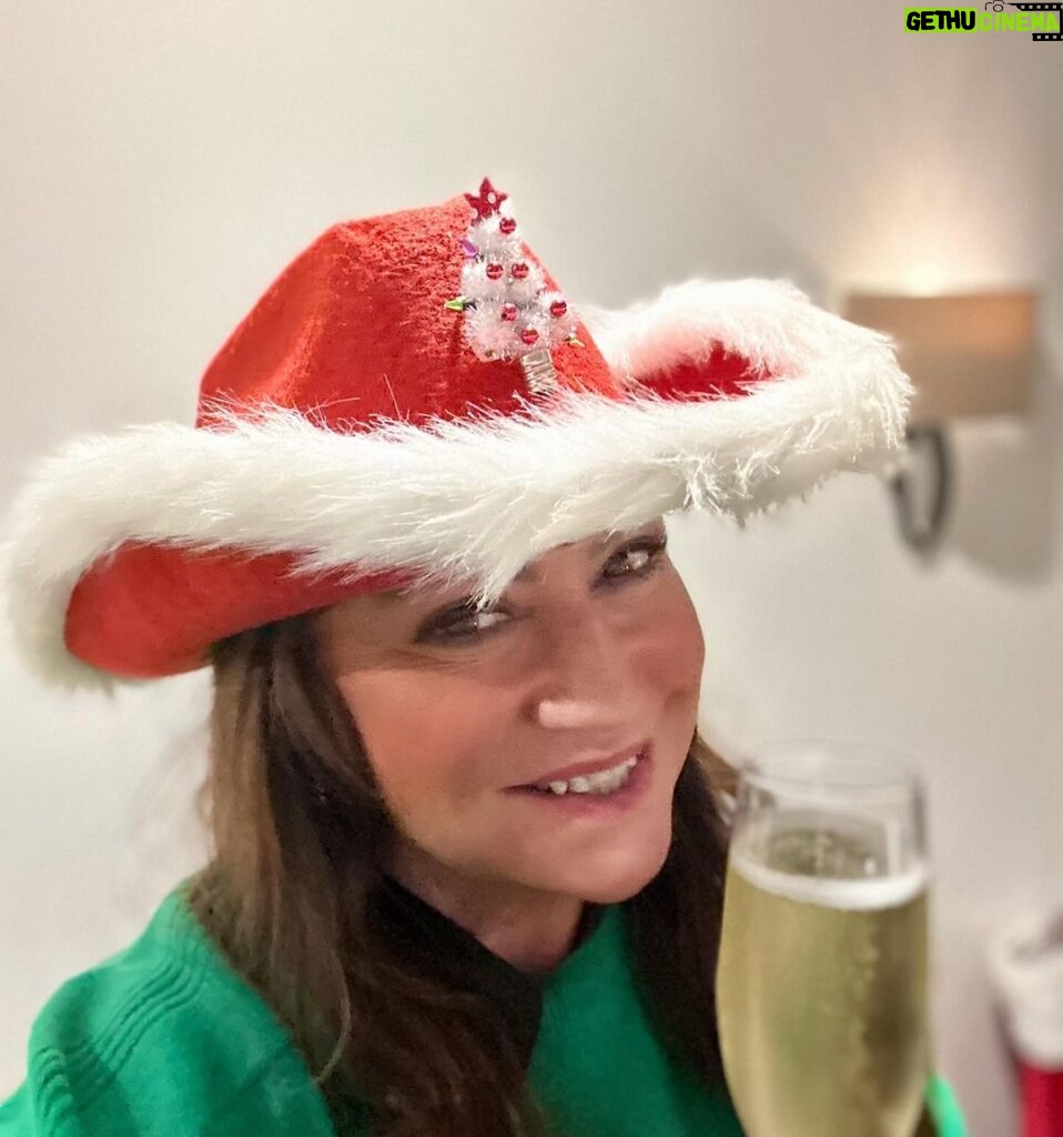 Norah Casey Instagram - Fizz, Santa hats and #miracleof34thstreet with @dara_casey @the_johnstown_estate #familytime #maynooth #straffan #dunboyne - half Dublin - half Leitrim and a little drop of Meath and Kildare #globalirish #christmastime Johnstown House Hotel Enfield