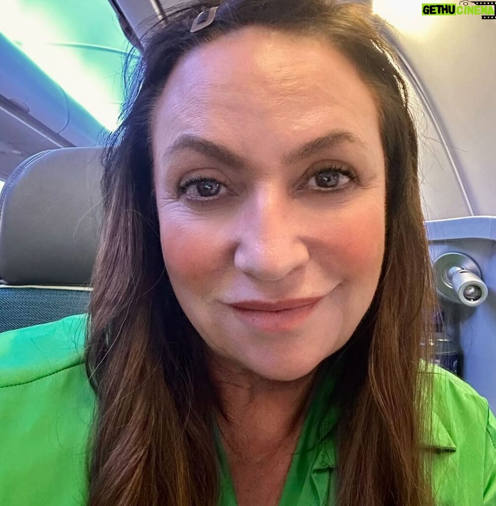 Norah Casey Instagram - Homeward bound… always my favourite part of any great adventure - hurtling towards Dublin and all the people I love in this world #theresnoplacelikehome 💚 Orlando International Airport