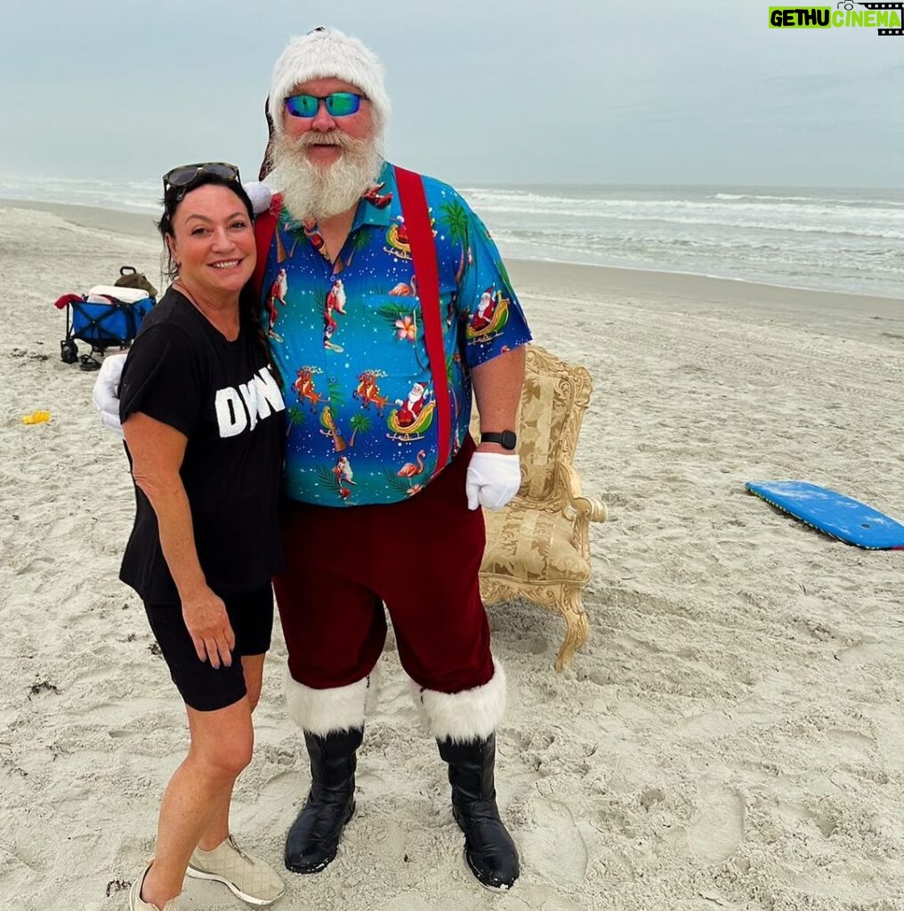 Norah Casey Instagram - I believe 😊 - tropical Santa chillin on the beach #letitsnowsomewhereelse☀️ #thisonesakeeper @visitnewsmyrnabeach #christmasiscomingtotown 🎄 New Smyrna Beach, Florida