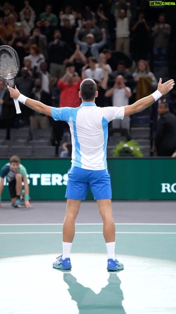 Novak Djokovic Instagram - IDEMOOOOO 🙌🇷🇸 #RolexParisMasters Accor Arena