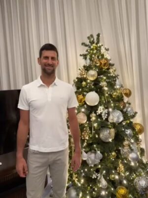 Novak Djokovic Instagram - Wishing everyone a very Merry Christmas and Happy New Year ❤️