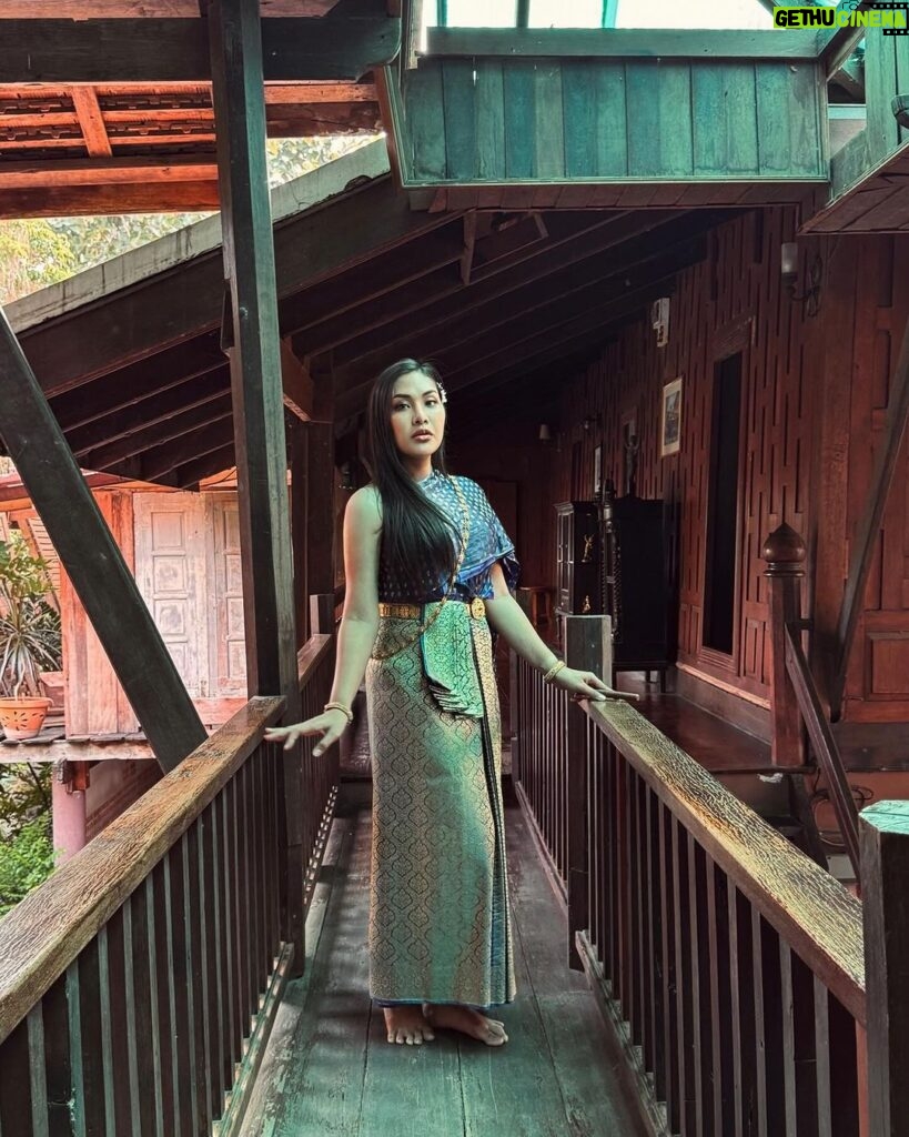 Nuntita Khampiranon Instagram - จะชาตินี้ จะชาติไหน จะรักเธอ รักชั่วนิรันดร์กลับมาคู่กัน ไม่มีวันร้างรา มาตามรอย ละคร พรหมลิขิต สักนิดหนา ออเจ้า #พรหมลิขิต #บุพเพสันนิวาส #LoveDestiny2 อยุธยา Ayutthaya