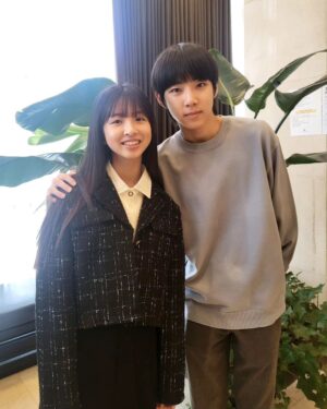Ok Ye-rin Instagram - .
#결혼식 
언제봐도 반갑고 좋은분들 💓
사진엔 다 못담았지만 오랜만에 
인사나눈 분들 너무 반가웠습니다~

예린이도 열심히 더 클께요 ㅎㅎ
씩씩한 신랑도 너무 멋졌어요

결혼 축하드려요~~ 😊✨️
.
.
.
#영화 #챔피언
#삼촌들덩치에치임
#스윗한승훈이오빠
#팔씨름선수분들