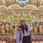 Ok Ye-rin Instagram - . #롯데월드 집에 있는 의상으로 컬러 맞추고 타이도 해주면 교복느낌 완성! 너희들 소년 소녀가 따로 없었네 순정만화 주인공인줄 🙊❤️ #매직패스 아이들 지치지 않게 원하는거 딱! 정해서 놀이기구 타고 퍼레이드 불꽃놀이까지 구경하고 종일 놀아서 피곤할즈음 #원더도어 편하게 호텔로 돌아가서 마저 호캉스 즐기기 패키지 최고다 진짜!✨️ . . . #닮은듯안닮은듯 #사이좋은남매 #교복 #커플룩 #남매룩 #롯데호텔월드 Lotte World