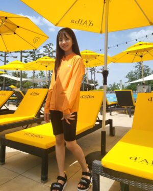 Ok Ye-rin Instagram - #광고 
.
우리집 인어공주
여름만되면 깜둥이 되는 예린이😎
야외에서 UV차단 제대로 되는 
긴팔 래쉬가드는 필수예요

집업이라 탈착도 편하고 
색상도 쨍해서 물놀이에 딱인듯🧡

샌들은 사이즈가 크지만
벨크로라 조절해서 신을수 있었어요
😊👍

.
.
@ng_apparel.kids
#내셔널지오그래픽키즈 #내셔널지오그래픽 #키즈래쉬가드 #여아수영복 #키즈샌들 #주니어신발 #주니어코디 #주니어옷 #키즈코디