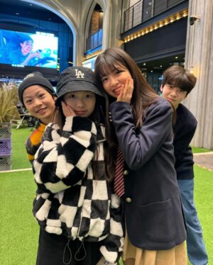 Ok Ye-rin Instagram - #광고 
@cjenmmovie

기다렸던 외계+인 2부
4DXScreen관에서 보고왔어요 😃

화려한 영상미에 스케일이 더 커졌네요
4DX 효과까지 더해지니 완전 신나고 흥미진진!
영화보는 내내 너무 재미있고 신나요 
팝콘 샀다가 하나도 못먹고 나왔어요 ㅎㅎ

좋아하는 배우분들 다 모인데다가❤️
1부의 모든 떡밥 회수에 결말까지 완벽하니
완전 강추합니다! 영화 안보신분 없게 해주세요 🙏🏻
.
.
.
#외계인2부 #외계인 #영화외계인 #절찬상영중 #4DX
#류준열 #김태리 #김우빈 #이하늬 #염정아 #조우진 
#김의성 #진선규