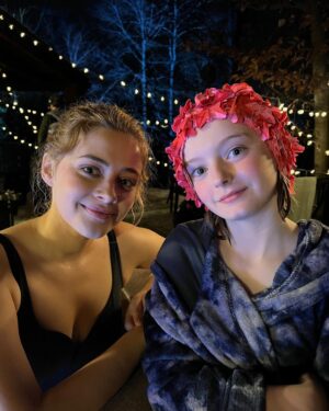 Olive Elise Abercrombie Instagram - Nicest cast/crew award 🏆 @theotherzoeymovie Thank you so much for having me, I had the best time on this movie and learned a ton.  Thank you Andie/Patrick for being the best screen parents and THANK YOU big bro Drew for always goofing around with me and introducing me to Kubo and the Two Strings, it has been one of my favorites ever since. 
#theotherzoey