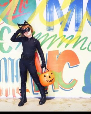 Olive Elise Abercrombie Instagram - Maybe it was always going to be a cat for this one 🐈‍⬛❤️