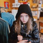 Olive Elise Abercrombie Instagram - Just hangin’ around bein’ a bird whisperer (as usual) 🦅 Santa Fe, New Mexico