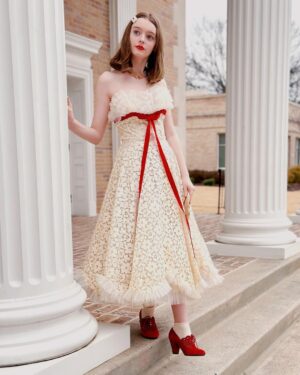 Olive Elise Abercrombie Instagram - Got to take 50s vintage out for a spin for Valentine’s Tea at the St Regis ❤️☕️❤️