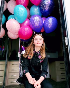 Olive Elise Abercrombie Instagram - 🎈12🎈 
Thanks to everyone on set for making it such a special day! 

Ps - 2 years ago Olive was turning 10 on her last day shooting Outer Range season 1 (swipe for sad split screen 😭)