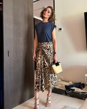 Olivia Palermo Instagram - Made up in Madrid! 💁🏼‍♀️

💄💇🏼‍♀️📷: @ivangomez
