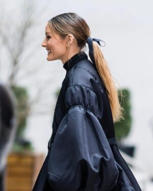 Olivia Palermo Instagram - Power Puff Girl 🖤

📷: @thestewartofny 
🧥: @simonerocha_ 
👕: @burberry 
🩳: @zara 
👢: @stuartweitzman 
👛: @dior