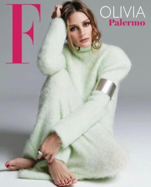 Olivia Palermo Instagram - First editorial of the new year!  @thatsfabofficial 🎉  Swipe 👉 to see some of my favorite shots from the spread. On Italian newsstands now 📰

📕: @sonolucadini @vcassieri 
📷: @alangelati 
👗: @chloebeeneystyling 
💇🏼‍♀️: @lisetgarza
💄: @nadinebauer 
🎬: @wibmilano
