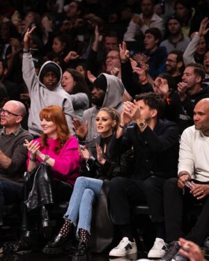 Olivia Palermo Instagram - Repped BK last night @brooklynnets 🏀⛹️ Thank you @mackage for the courtside seats!!!