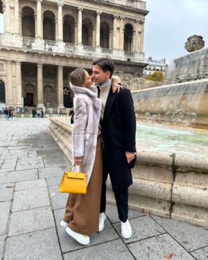 Olivia Palermo Instagram - Sunday in Paris💋