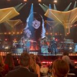 Olivia Rodrigo Instagram - feeling insanelyyyyyy lucky and honored to have helped induct the magnificent Carly Simon into the rock n roll hall of fame last night. being in a room with some of the greatest songwriters of all time was something I’ll never ever forget. congrats Carly ily!!!! 🖤🖤🖤 @rockhall
