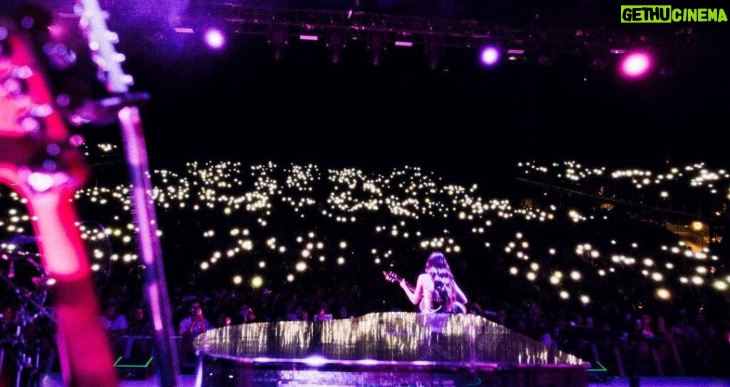 Olivia Rodrigo Instagram - if you told 15 year old olivia she would be playing 2 nights at the greek and singing with her idol alanis morissette, she would’ve laughed in your face!!! thank you thank you thank you💜💜💜