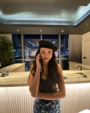 Olivia Rodrigo Instagram - 🥖🎡🚀🍟