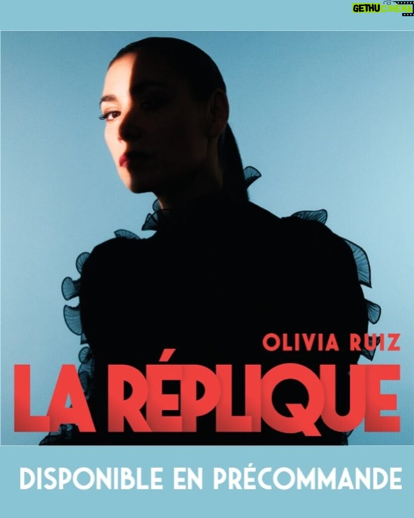 Olivia Ruiz Instagram - Holà todos J-15 avant la sortie de La Réplique, alors à vos précos tant que j’ai le stylo en main pour signer vos vinyles et autres cartes postales 😉 Je vous embrasse Photos et vidéo studio @ilanbrk_ Cover album photo @charlotteabramow - graphisme @jsph_bnt.illustration