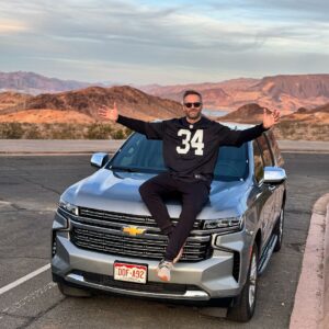 Ondřej Novotný Instagram - The 🇺🇸

Velikost - to je to co me na 🇺🇸vzdycky dostane 🔥
Zas a znovu me to strili z cvicek 🤩
Co je to u tebe?
#fightlifepokracuje