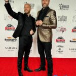 Ondřej Novotný Instagram - Zdrcujici ranu svetovemu MMA zasadime az nekdy priste 🤣 @worldmmaawards Zatim mavame a s usmevem se vrhame zpatky k veslum a soustredime se na OKTAGON51 v O2arene🔥 Vudime se tam a dekujeme vsem za zpravy, hlasy, pozornost, podporu a lasku 🙏❤️ Fakt masakr🤩 Jeste teda v sobotu mrknem na #ufc296 s @badysbjj a ostatnime a predtim vse zhodnotime v podcastu #mmaletemsvetem a to bude zitra odpo Vaseho casu 😉