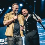 Ondřej Novotný Instagram - Po delsi dobe jsem neco cmaral na flipchart😜 Skvele publikum, tezke, ale o to zajimavejsi sekundovani hostum na stage a pro me spoustu inspirace. Dekuju za duveru🙏 @konference_cesty_na_vrchol #fightlifepokracuje