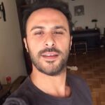 Onur Dilber Instagram - #seksenler ‘de var mısın yok musun meselesi:)) @trt1 @mintmotionpics @seksenler @seksenler_dizi ve tabi @tarkan 👊🏽