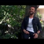 Onur Dilber Instagram - Bir @husnuarkan şarkısında buluşup, güzel insanlarla şarkı söyledik. Emeği olan herkese teşekkürler. #giderler