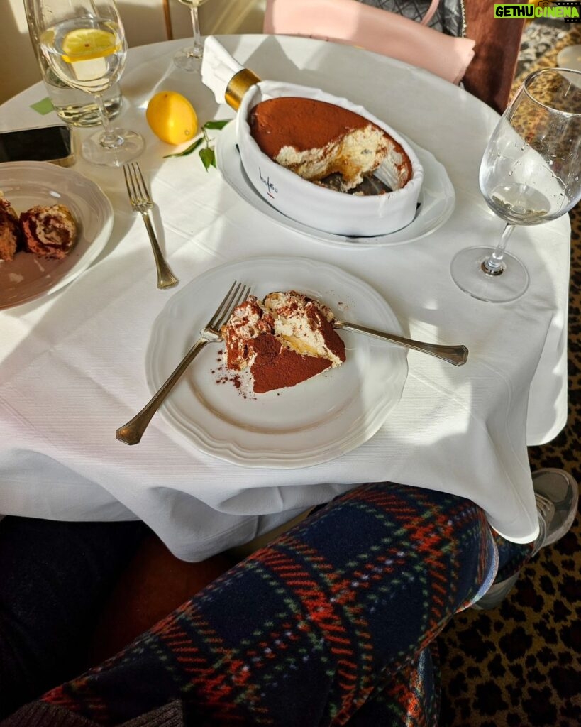 Oranicha Krinchai Instagram - Luncheon 🍋🍝 #GalaxyZFlip5 Loulou Paris Restaurant
