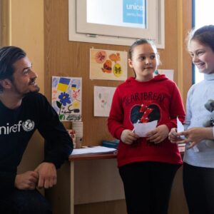 Orlando Bloom Instagram - How does a parent find the words to comfort a child during a war? 

What can you say to make them feel safe, as hostilities continue unabated? 

What do you do to protect them?

Last year, I visited Moldova and met with children and families who fled the brutal war in Ukraine.

I spoke with mothers - and the fear and uncertainty they were feeling were so palpable.

I spoke with children, many of who didn’t understand what a war is, and why they had to leave everything behind - their homes, their schools, their friends and even their loved ones.

As families crossed the border, they were desperately looking for some respite, and a safe place for their children.

@unicef teams were ready to provide them with lifesaving assistance, including psychosocial support.

The war in Ukraine has robbed children of many things - birthdays, education, time spent with family and friends - but we cannot let it steal their futures.

That’s why @unicef will continue to stay and deliver for the children of Ukraine, and to call for an end to the war. Because more than anything, the children of Ukraine need peace - now.

© UNICEF/Tremeau