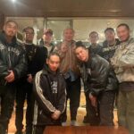 Osamu Suzuki Instagram - 来年２月１９日東京ドーム公演で解散することになったBAD HOPと、実はこの一週間まるまる、ある番組を撮影してました！ めちゃくちゃおもしろいものが撮れました！ 途中、大トラブルも発生したんだけど、仕事に向かう僕の顔を見た妻が「久々にワクワクした顔してるね」と言いました。 そのくらいワクワクしたんだと思います。 バラエティーの「新作」としては、これが最後になると思いますが、それをBAD HOPと、こんな最高のものが撮影できて、幸せです！！