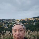 Osamu Suzuki Instagram - 台湾に行ってきました。意外にも初めての台湾です。 今回、台湾で色々食べましたが、ベストグルメは「點水樓」のうなぎのおこわでした。 そしてベスト観光地は、映画「千と千尋－」でおなじみの九份（きゅうふん）。 夜のクラブ周りもしましたが、いや、台湾のクラブ、やばいっす。街がとんでもなく元気すぎて。 最高でございました！！