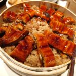 Osamu Suzuki Instagram - 台湾に行ってきました。意外にも初めての台湾です。 今回、台湾で色々食べましたが、ベストグルメは「點水樓」のうなぎのおこわでした。 そしてベスト観光地は、映画「千と千尋－」でおなじみの九份（きゅうふん）。 夜のクラブ周りもしましたが、いや、台湾のクラブ、やばいっす。街がとんでもなく元気すぎて。 最高でございました！！