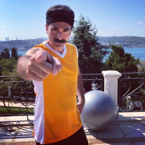 Ozan Dağgez Instagram - Samet hoca ile günün egzersizleri 👊🏻U can do it💪🏻 #afiliaşk @afiliask @kanald