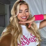 Pamela Reif Instagram - YAY the new dance workout is here!! 🕺🏼🤓💖🫶🏼 this was my hair & make up when filming it ✨I already saw so much beautiful feedback - swipe to read! 🥹 Which mood is your fave? Happy, Ken, cute Power, Latin or Gangster? And did you see the outfit change coming? 😂😂😂 #barbie #new #workout #dance #pamelareif New Video