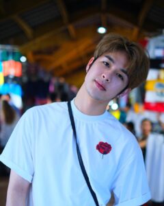 Pao Piched Jongjaihan Instagram - 🌹🌹🌹🥀 . 📸 : @drizzleploy 💙