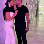 Paolla Oliveira Instagram - Viajar é sempre uma experiência e essa foi inesquecível. Fomos recebidos aqui em Dubai no @atlantistheroyal , um hotel com ambiente e serviços tão únicos que já tornaram essa viagem um espetáculo 🤍 Eu e @diogonogueira_oficial em choque desde a recepção hahahah que delícia poder descansar aqui. Obrigada #AtlantisTheRoyal por tanto!!! @beabrand_marketing @smporai @manoelcalmon Atlantis The Royal