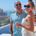 Paolla Oliveira Instagram - Viajar é sempre uma experiência e essa foi inesquecível. Fomos recebidos aqui em Dubai no @atlantistheroyal , um hotel com ambiente e serviços tão únicos que já tornaram essa viagem um espetáculo 🤍 Eu e @diogonogueira_oficial em choque desde a recepção hahahah que delícia poder descansar aqui. Obrigada #AtlantisTheRoyal por tanto!!! @beabrand_marketing @smporai @manoelcalmon Atlantis The Royal