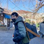 Park Jae-min Instagram - # 올해의 마지막도 #연탄 봉사로. 연탄이 하얀 재가 되어 사라지듯, 2021년의 나쁜 기억도 기운도 실망도 모두 하얗게 재가 되어 사라지고 2022년을 밝혀주는 뜨거운 연료가 되어주길. 2022년에는 조금 더 건강하길, 희망차길, 행복하길. 2022년에는 코로나가 사라지길. 2022년에는 그렇게, 그저 소소하게 올해보다 조금 더 좋고 조금 덜 나쁘길. 올해도 정말 고생 많으셨습니다. happy new year everyone♡ #새해소원