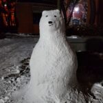 Park Jae-min Instagram - # It is never too cold. 동네에 친하게 지내는 꼬마 아이들이 많은데 첫눈 오는 날의 추억을 남겨주고 싶어서 아무도 없는 새벽 시간에 조그만 선물을 만들어 놓고 왔습니다. 코로나19가 아이들의 소중한 겨울의 추억마저 가져가지는 않았으면 좋겠네요. 4시간 반동안 조그만 눈 덩이에서 시작해서 겨우 동틀 때 즈음에 곰 한 마리가 나왔습니다ㅎ As I wanted make some good memories for my neighbor kids, I made a small snow bear after a 4 and a half hour work. Hope Covid-19 really doesn't take the good memories of winter away from the younglings. It all started from this small snow ball. #첫눈 #눈사람 #위베어베어스 #webarebears #snow #snowman