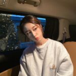 Park Ji-yeon Instagram - 👋🏻