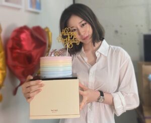 Park Ji-yeon Instagram - 감사합니다🙏🎂🎉

Thank u everyone for your sweet birthday wishes 🥰 i was wonderful day❤️