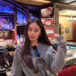 Park Ji-yeon Instagram - Disneyland ✨