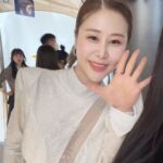 Park Se-mee Instagram - 제가 만든 유튜브 영상이 백상에 올라갔다는 것만으로 하루하루 감사하며 살겠습니다 사실 빠른시간에 너무나도 큰 사랑을 받아 덜컥 겁이 나기도 했지만 노력하고 더 노력해서 여러분들 옆에서 오랫동안 웃음을 드릴수 있는 희극인이 되겠습니다❤️ 내년에 또봐요 @baeksang.official 회사식구들 항시 감사합니다 @metacomedy 기회를 줘서 고맙고 축하해 @psickuniv 이미지 변화를 주겠다더니 배우를 만들어주셨네요 @gguminmin @sxx_2_k