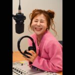 Park Se-mee Instagram - SBS 103.5 LOVE FM ‘박세미의 수다가 체질’ 정식 DJ가 되었습니다 어릴때 카세트 테이프에 책이랑 신문을 읽으며 라디오DJ를 따라했었는데 그 꿈을 이뤘네요 😢 16일부터 매일 12시5분-2시 정오에 같이 수다떨어요❤️ #셈디 #박수체 #러브FM #sbs