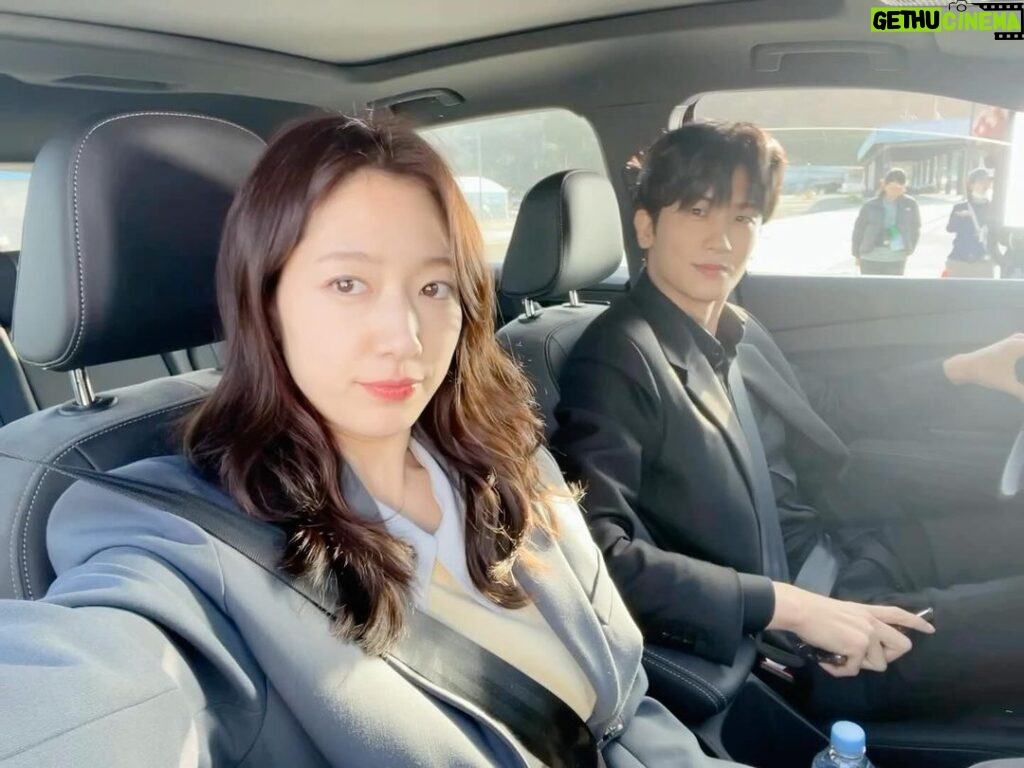Park Shin-hye Instagram - 어제 엔딩에 맘아팠을 만두들에게 뭐랄까 위로의 선물...? #닥터슬럼프 #잔망우늘이